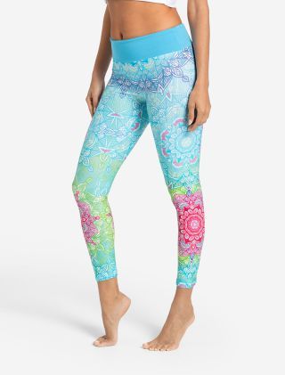 Legging in karibic-blue von Spirit of Om mit pink, blau und grünen Farbmustern und Mandalas